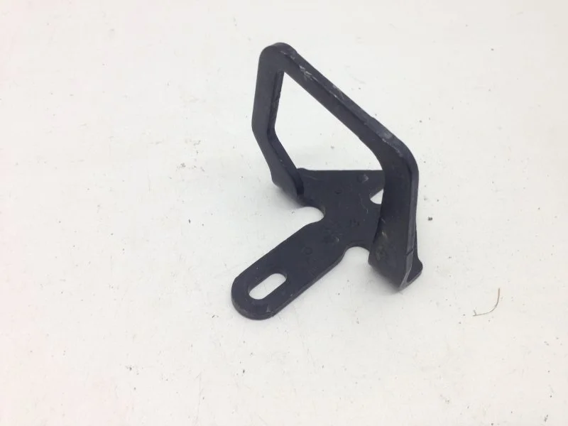 Крючок капота Mercedes-Benz A-klasse 2018> A2468800360 W177, передний