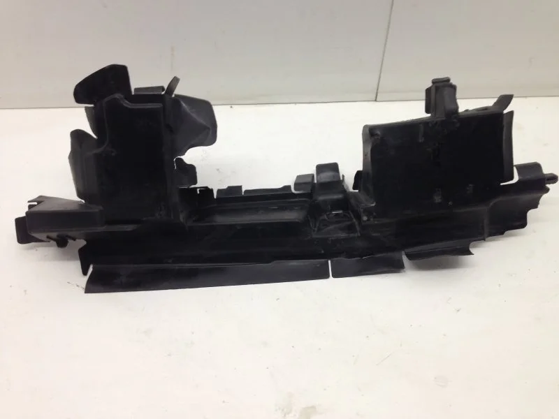 Дефлектор радиатора Toyota Camry 2017-2020 1659525030 XV70, передний