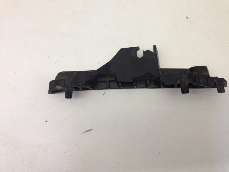 Кронштейн бампера BMW 5 series 2016-2020 51117385349 G30/G31, передний левый