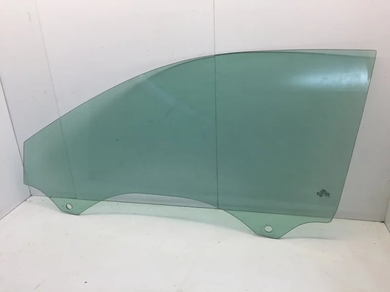 Стекло двери Audi A6 1997-2004 4B0845201 C5, переднее левое