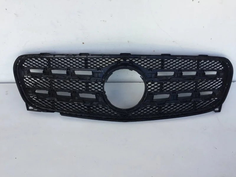 Решётка радиатора Mercedes-Benz GLA-klasse 2017-2020 A1568806400 X156, передняя