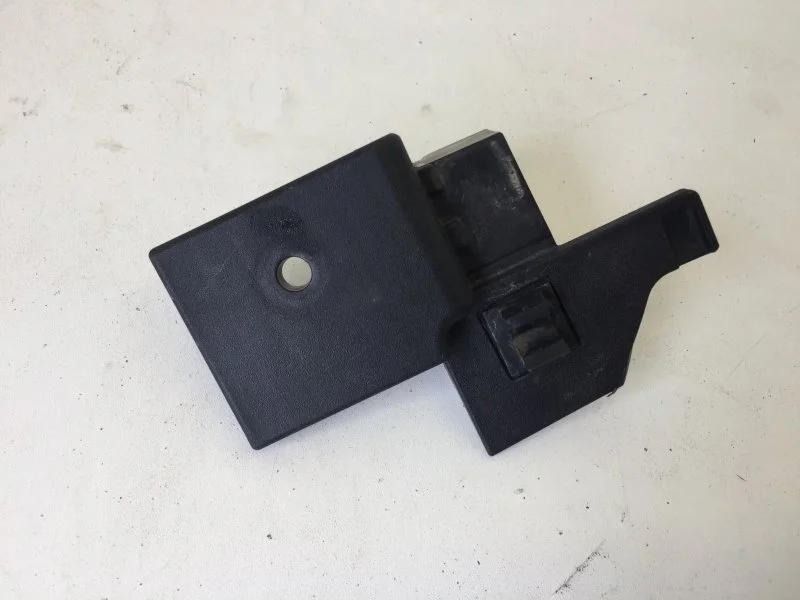 Кронштейн фары Kia Rio 2020-2021 92102H0700 4, передний