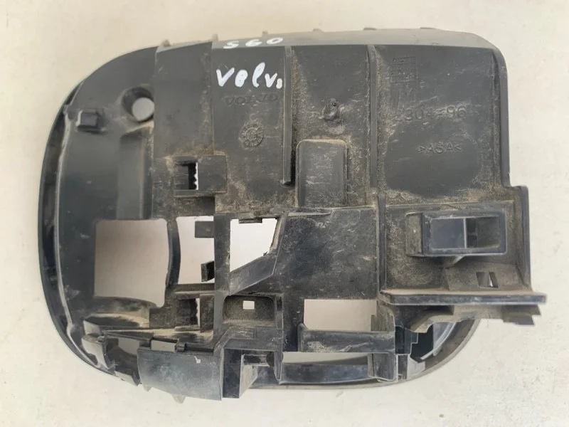 Рамка зеркала Volvo S60 2013-2018 31297437 2, правая