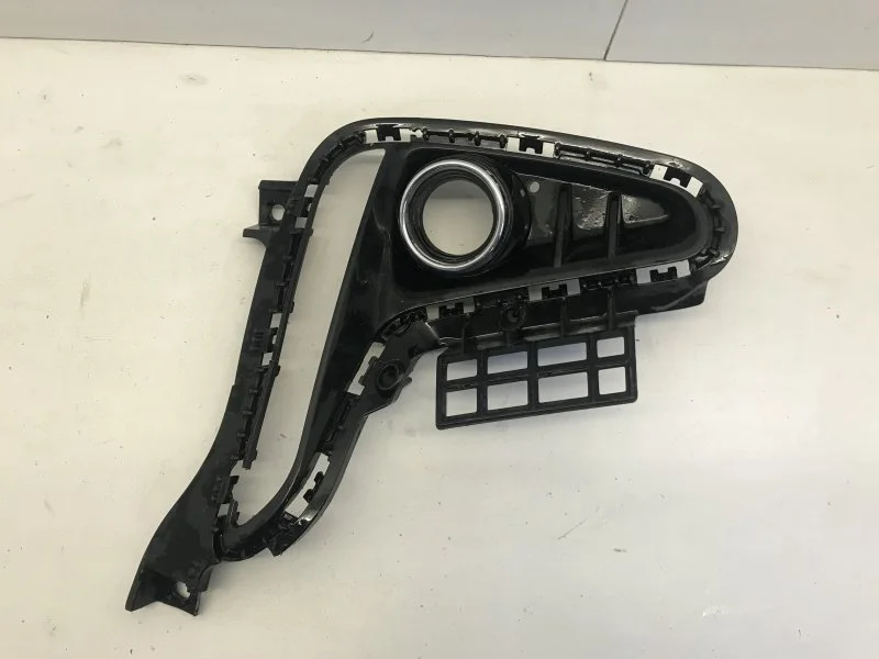 Накладка противотуманной фары Kia Rio 2017-2020 86523H0010 4, передняя левая