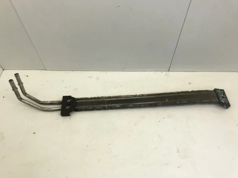 Радиатор масляный Volkswagen Touareg 2010-2015 7P0422885B 2, передний