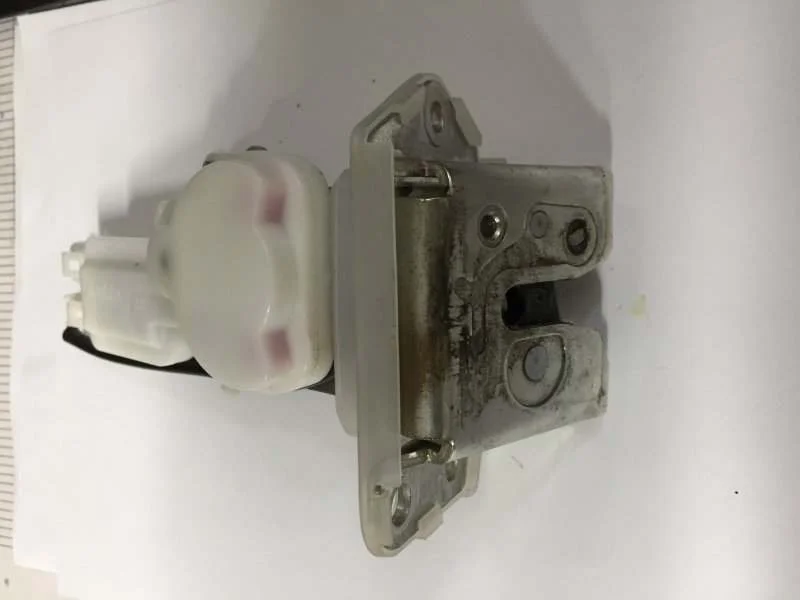 Замок багажника Suzuki SX4 2006-2014 8251080J00 1, задний