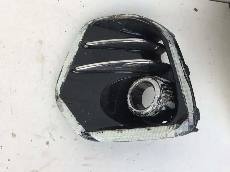 Накладка противотуманной фары Kia Sportage 2016-2020 86522F1100 4, передняя правая