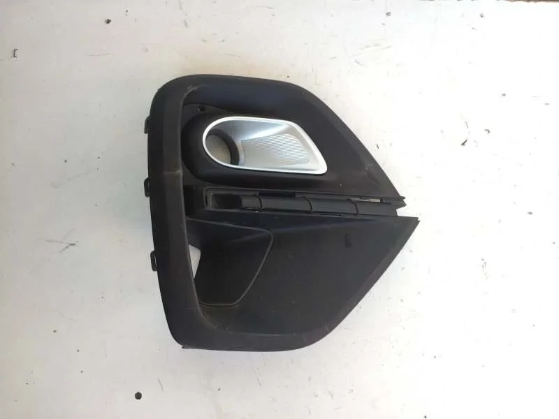 Накладка противотуманной фары Kia Sportage 2016-2020 86526F1610 4, передняя правая