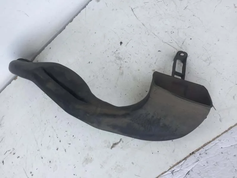 Патрубок воздухозаборника Opel Astra 2009-2017 631048618 J, передний