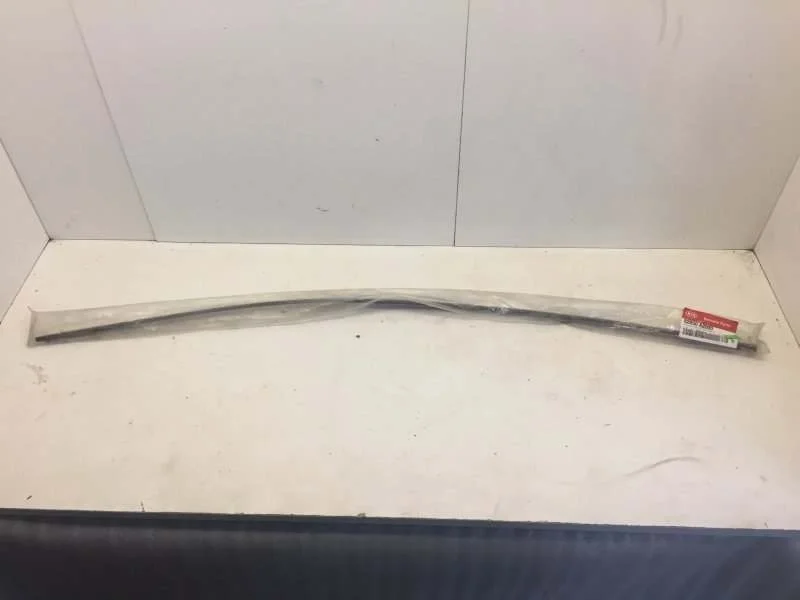 Молдинг двери Kia Ceed 2012-2018 82850A2000 2, передний левый