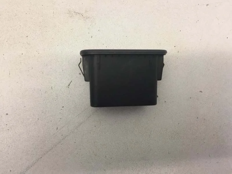 Кнопка (выключатель) Volvo XC70 2007-2016 31264960 2 Артикул: 15680