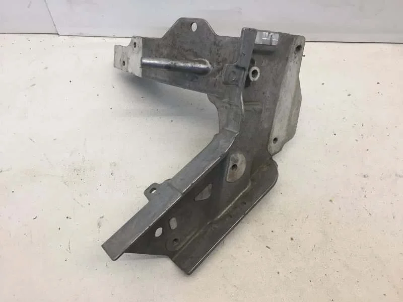 Кронштейн панели Mercedes-Benz GLC-klasse 2016-2019 A2536210700 X253, передний правый