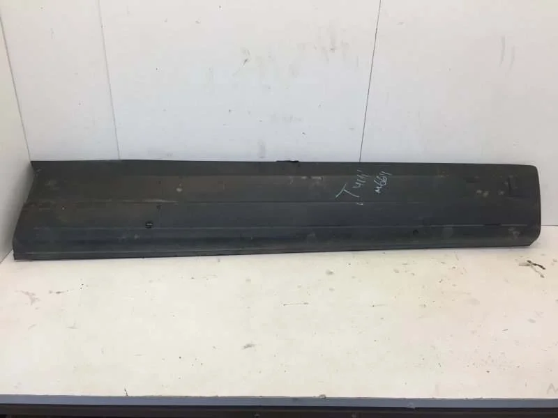 Накладка двери Volkswagen Tiguan 2011-2016 5N0854940A 1, передняя правая