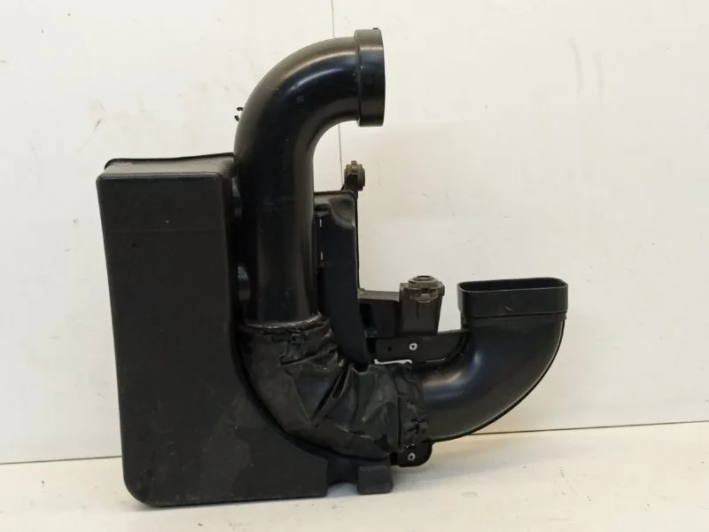 Резонатор воздушного фильтра Hyundai Solaris 2010-2014 282104L110 1, передний