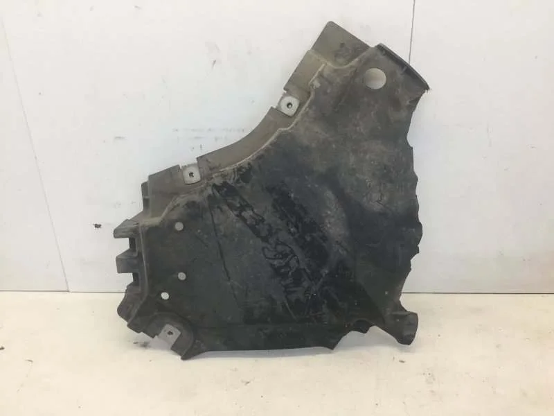 Пыльник двигателя Mercedes-Benz E-klasse 2016-2021 A2135202700 W213, передний правый