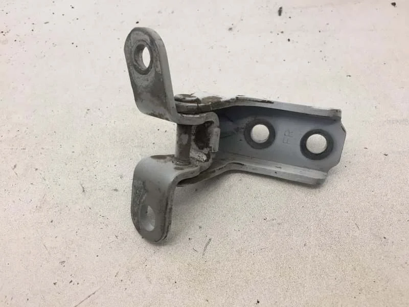 Петля двери Hyundai Santa Fe 2018-2021 793102V000 4, правая