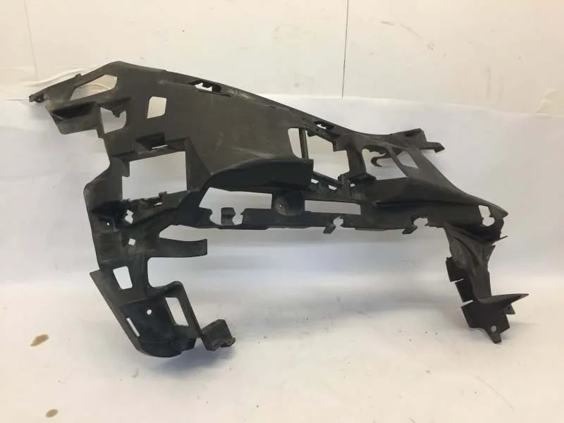 Кронштейн бампера Mercedes-Benz E-klasse 2016-2021 A2138852400 W213, передний правый