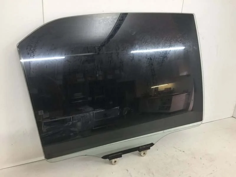 Стекло двери Mitsubishi Lancer 2005-2010 MR525742 9, заднее правое