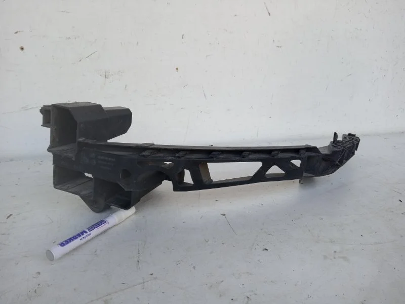 Кронштейн фары Audi Q3 2011-2018 8U0805607A 1, передний левый