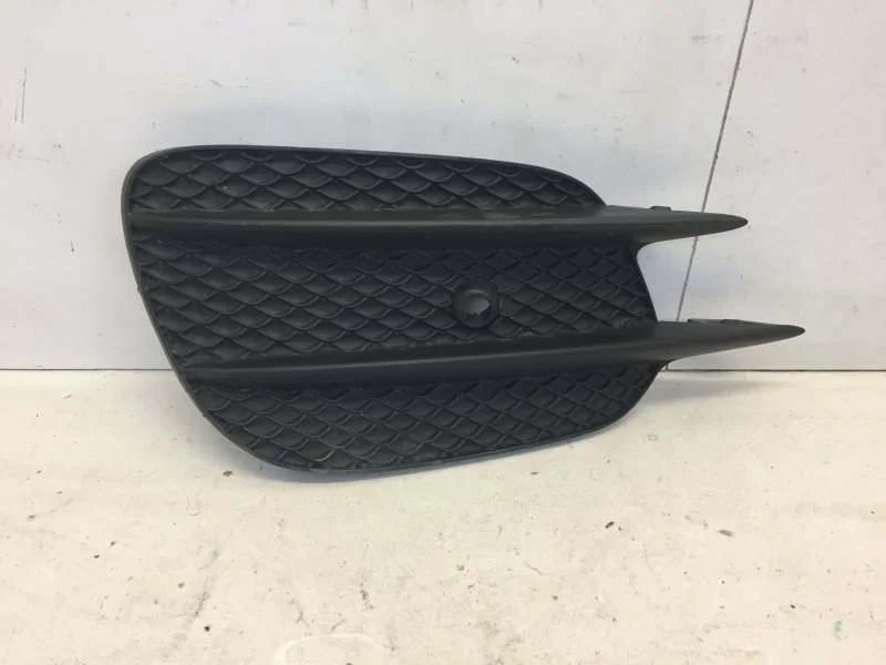 Накладка бампера Mercedes-Benz E-klasse 2016-2020 A2138856700 W213, передняя левая