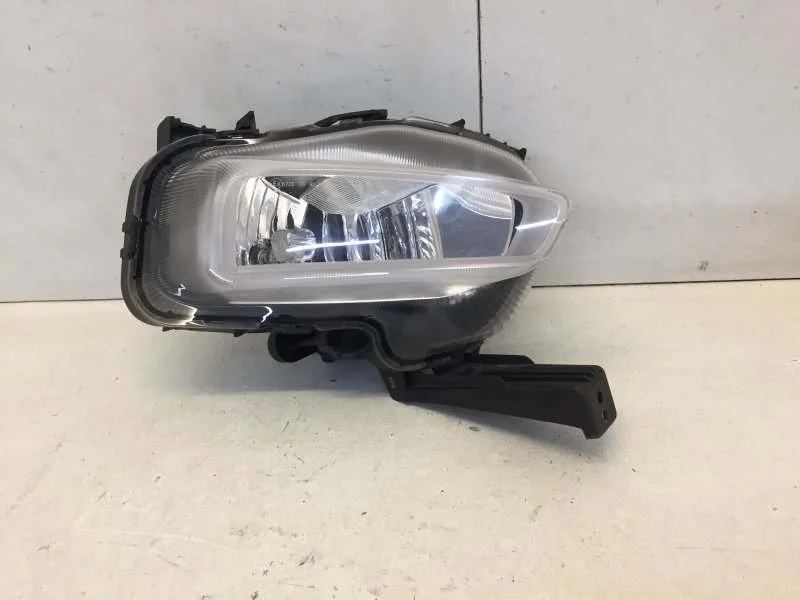 Фара противотуманная Kia Ceed 2018-2021 92202J7000 3, передняя правая