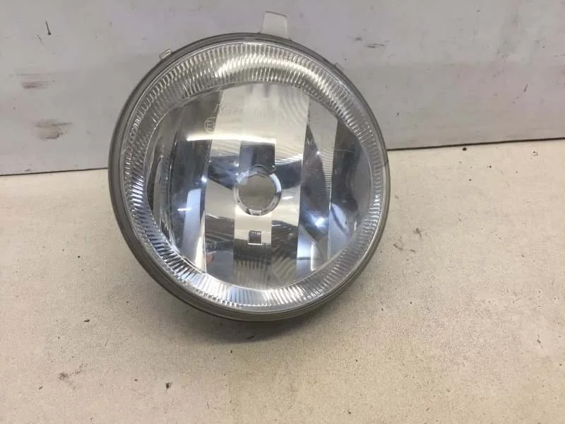 Фара противотуманная Toyota Rav4 2013-2015 8122060120 XA40