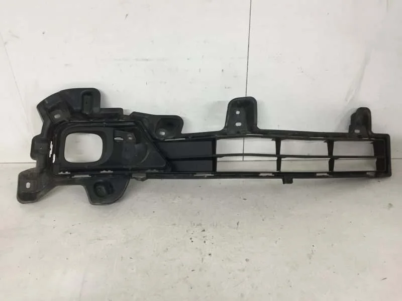 Решётка бампера Toyota Land Cruiser 2007-2021 5310360010 200, передняя правая