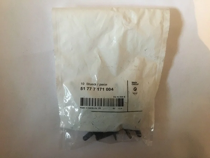 Заклёпка BMW 51777171004