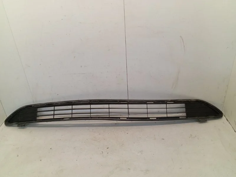 Решетка в бампер Toyota Rav4 2015-2019 5311242100 CA40, передняя