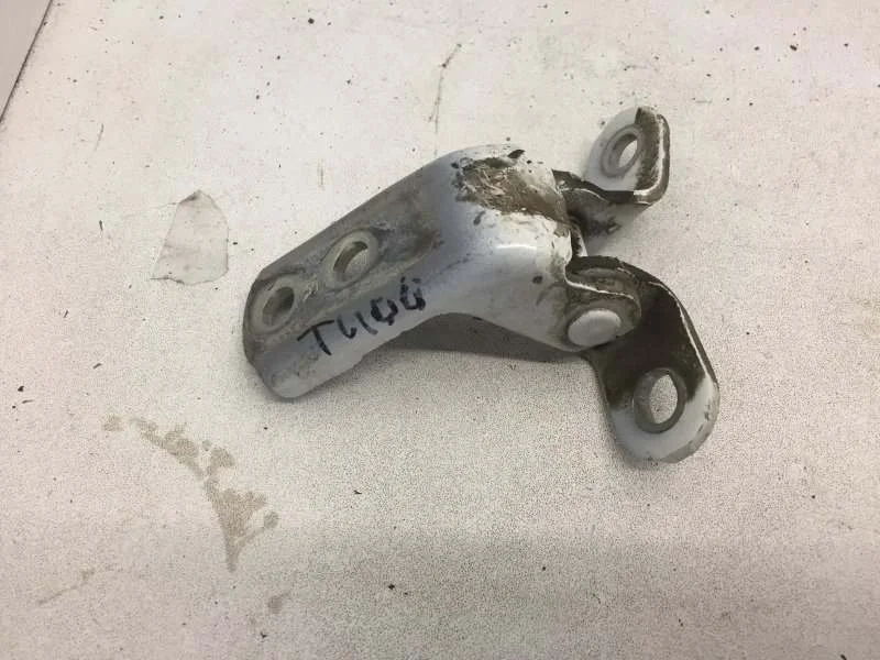 Петля двери Toyota Land Cruiser 2007-2021 6873012120 200, задняя