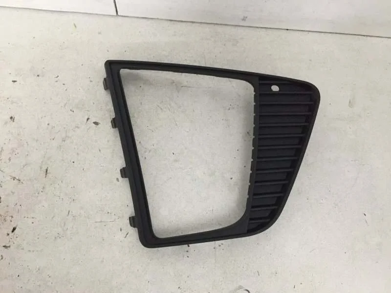 Накладка противотуманной фары Hyundai Creta 2015-2021 86564M0010 1, передняя правая