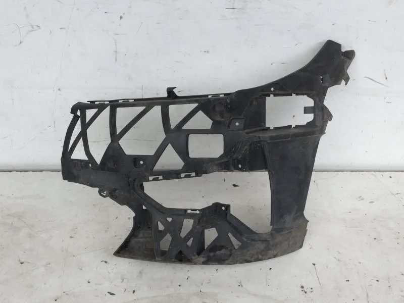 Кронштейн бампера BMW 3 series 2018-2023 51117422247 G20, передний левый