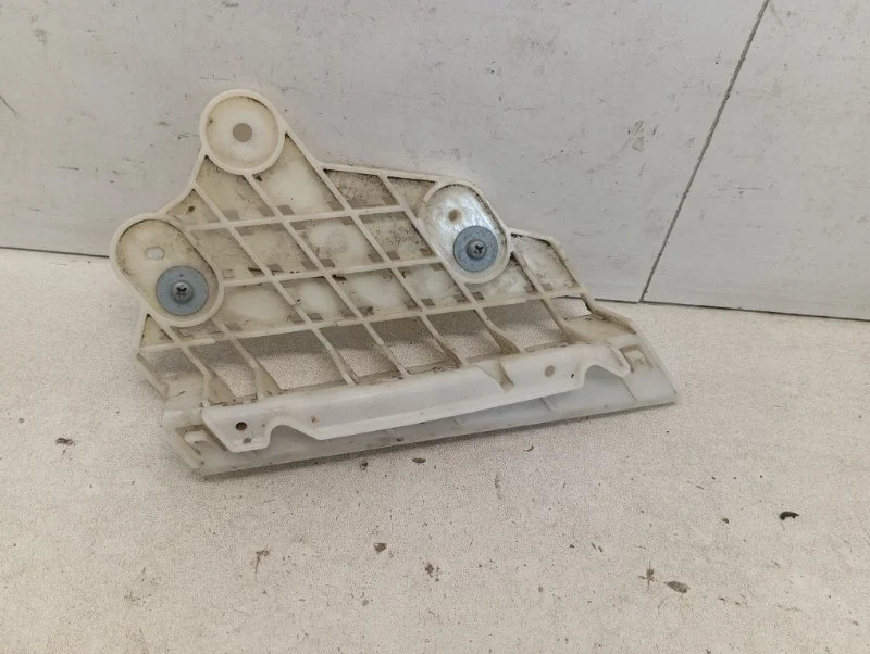 Кронштейн фары Infiniti Q50 2013-2023 622284GA0A V37, передний правый