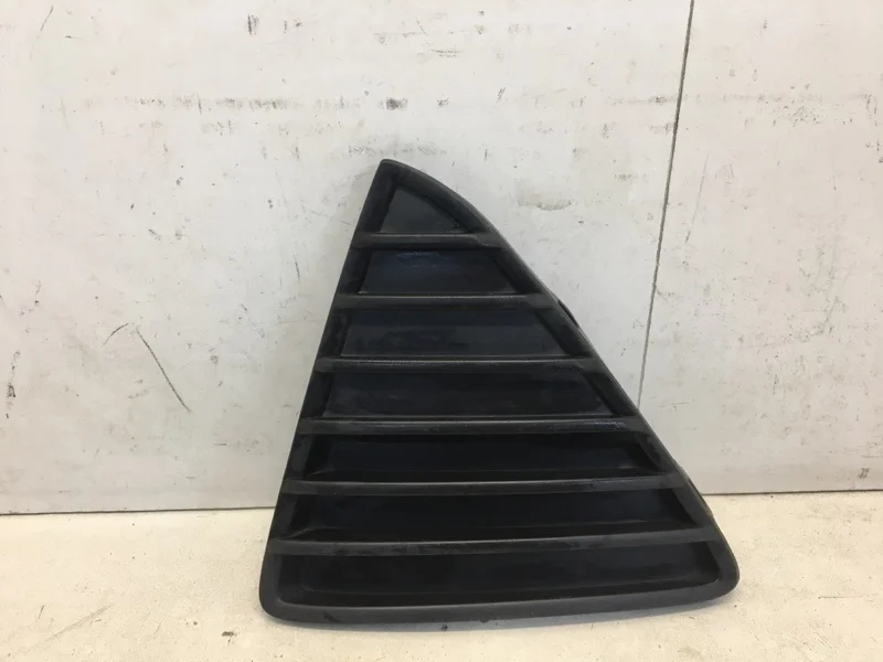 Решётка бампера Ford Focus 2011-2019 BM5117K947A 3, передняя