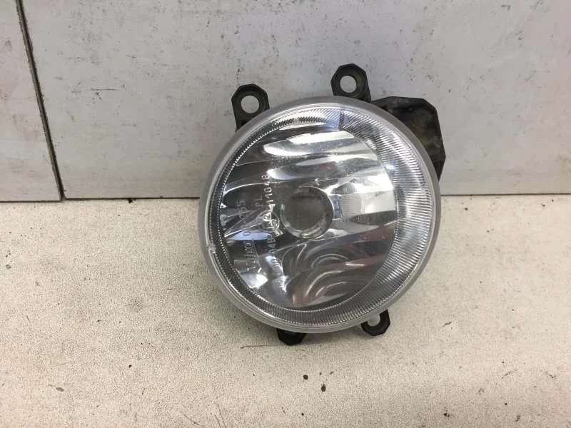 Фара противотуманная Toyota Corolla 2013-2019 8121002110 E180, передняя правая
