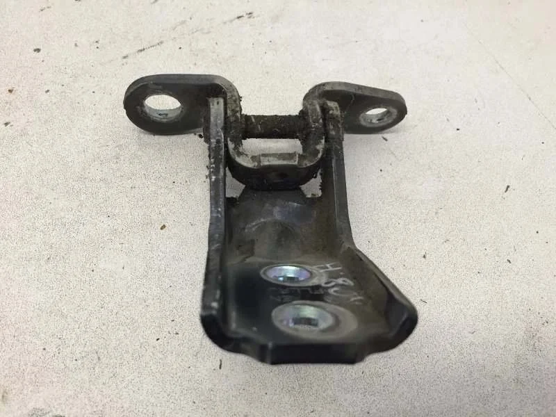 Петля двери Kia Sorento 2014-2020 793202B010 3, передняя левая