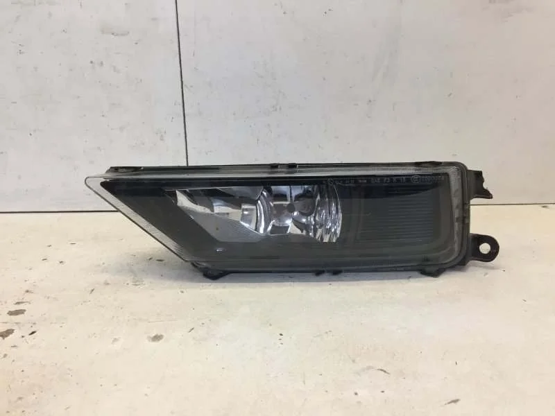 Фара противотуманная Volkswagen Tiguan 2016-2023 5NA941699B 2, передняя левая