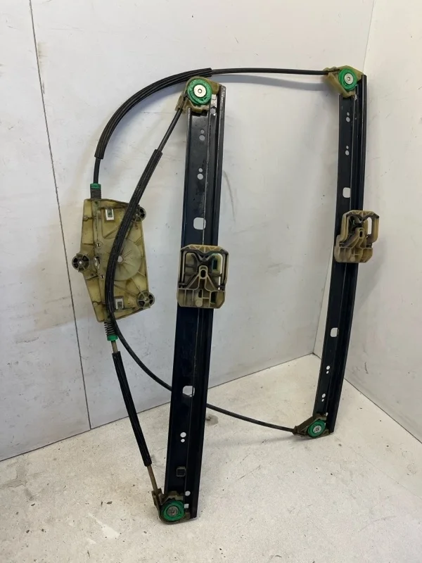 Стеклоподъёмник Audi Q7 2005-2015 4L0837461B 1, передний левый