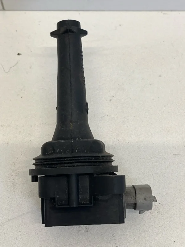 Катушка зажигания Volvo XC60 2022 30713417 2