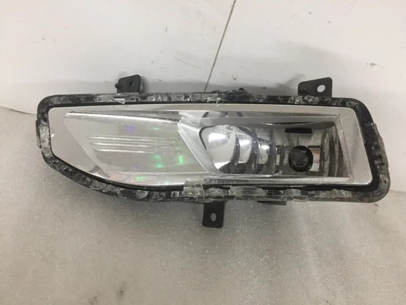 Фара противотуманная Nissan X-Trail 2013-2022 261558995A T32, передняя левая