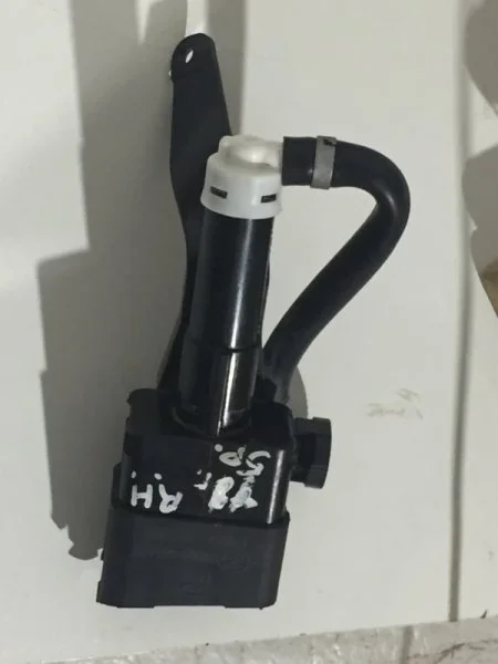 Форсунка омывателя фары Mazda CX-7 2006-2012 EH105182X 1, передняя правая