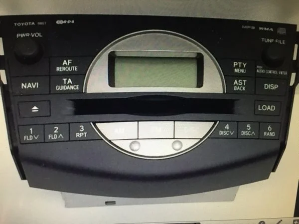 Магнитола Toyota Rav4 2005-2014 8612042220 XA30, передняя