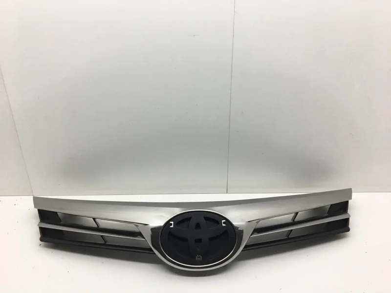 Решётка радиатора Toyota Corolla 2015-2020 5310002700 E180, передняя