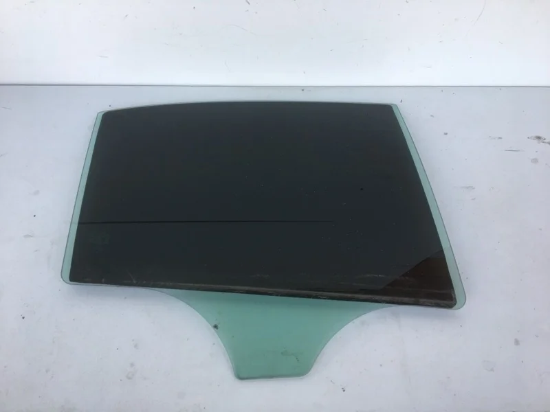 Стекло двери Mercedes-Benz C-klasse 2018-2020 A2057350110 W205, заднее правое