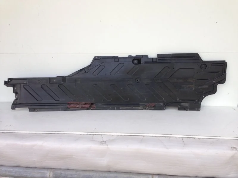 Защита днища Mercedes-Benz E-klasse 2016-2020 A2136806407 W213, правая