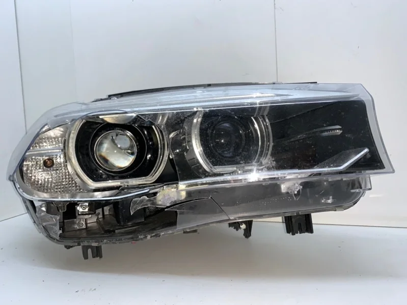 Фара BMW X6 2014-2020 63117317102 F16, передняя правая
