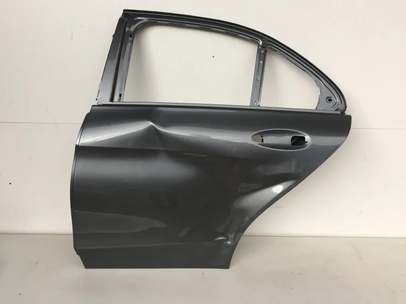 Дверь Mercedes-Benz C-klasse 2014-2018 A2057300105 W205, задняя левая