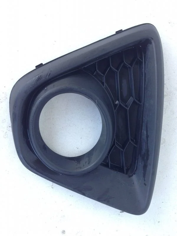 Накладка противотуманной фары Mazda CX-5 2011-2017 KD5350C11 1, передняя правая