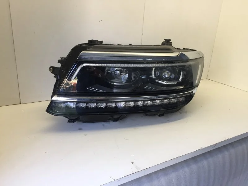 Фара Volkswagen Tiguan 2016-2020 5NB941081D 2, передняя левая