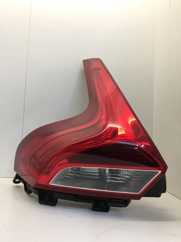 Фонарь Volvo V40 2012-2019 31395844 2, задний левый